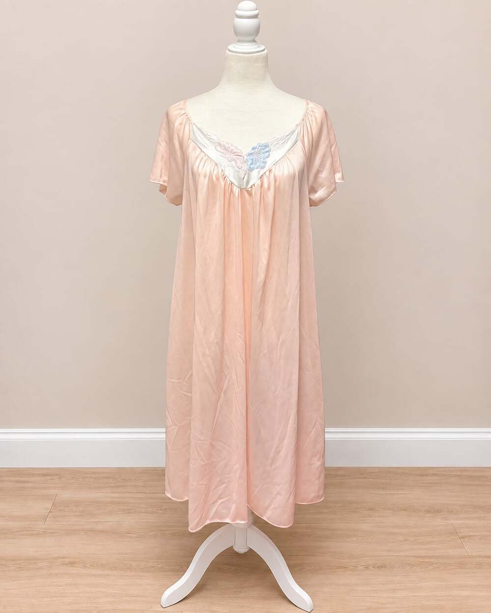 Finesse Vintage Pink Short Sleeve Floral Embroidered Nightgown S-L